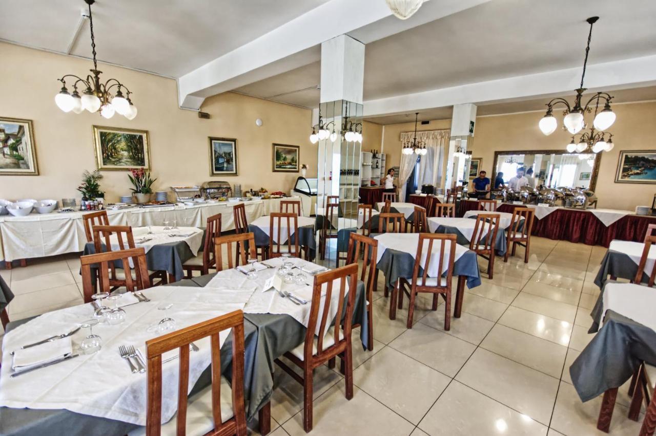 Hotel Pironi San Mauro Mare Eksteriør bilde